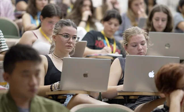 赶超工程和CS！被群嘲“天坑”的社会心理专业，为何成了藤校顶流？