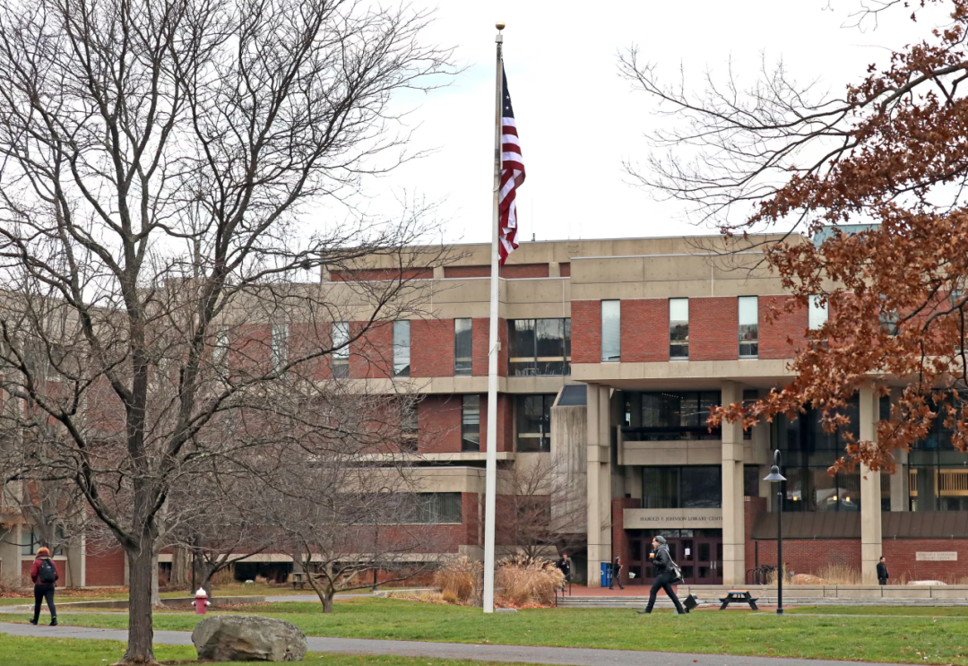 突发！美国最任性的文理学院宣布倒闭：不打分、不排名，却活不下去了……