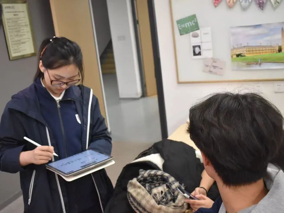 2026届丁希：在剑桥设计专业，成为理科最强的艺术生