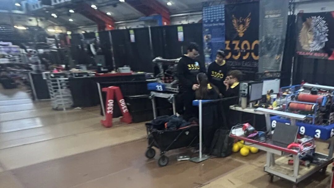 机器人竞赛扫盲指南：VEX、FIRST 到底怎么选？