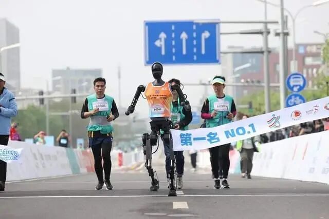 【15周岁+】春晚机器人武术刷屏！南洋理工用 AI + 自动化讲透背后原理