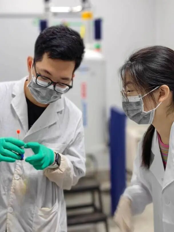 给细胞装上“高清摄像头”！在国家级实验室，亲手操作最前沿的荧光成像技术