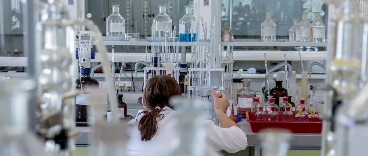 在苏州参加牛津官方夏校 助力学员化身专业生物化学科研人员