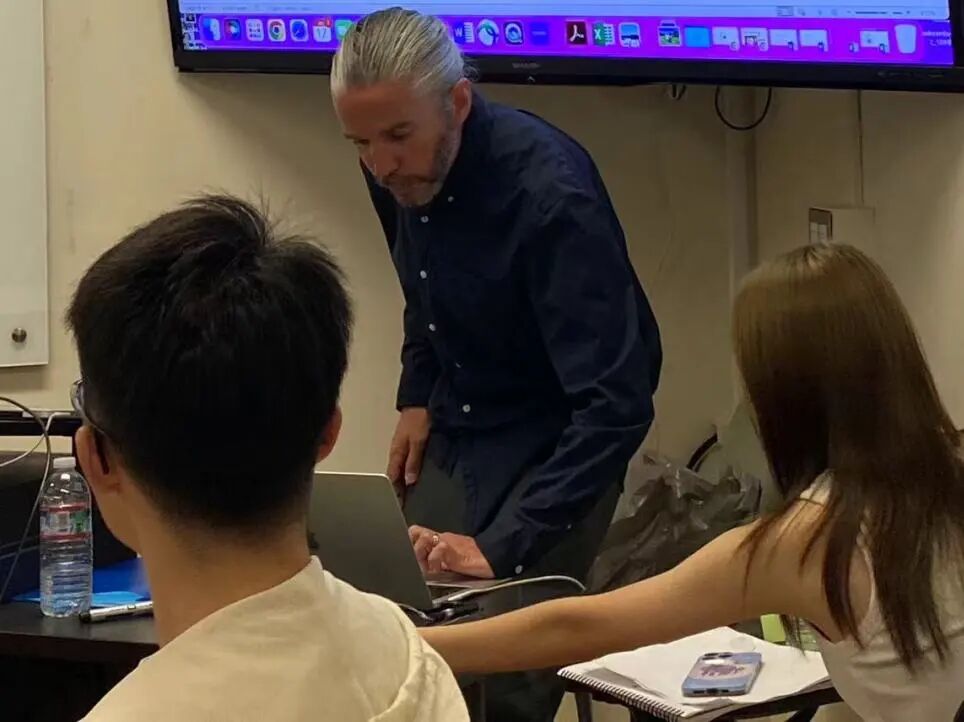 她在伯克利上心理课：上海女孩的夏校专访来了