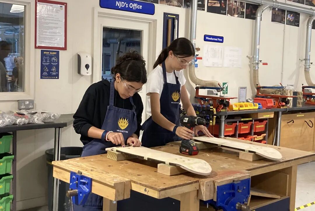 Bryanston School｜IB成绩40分+超六成，入围英国2025年度最佳混校，马术强校+诺贝尔奖摇篮