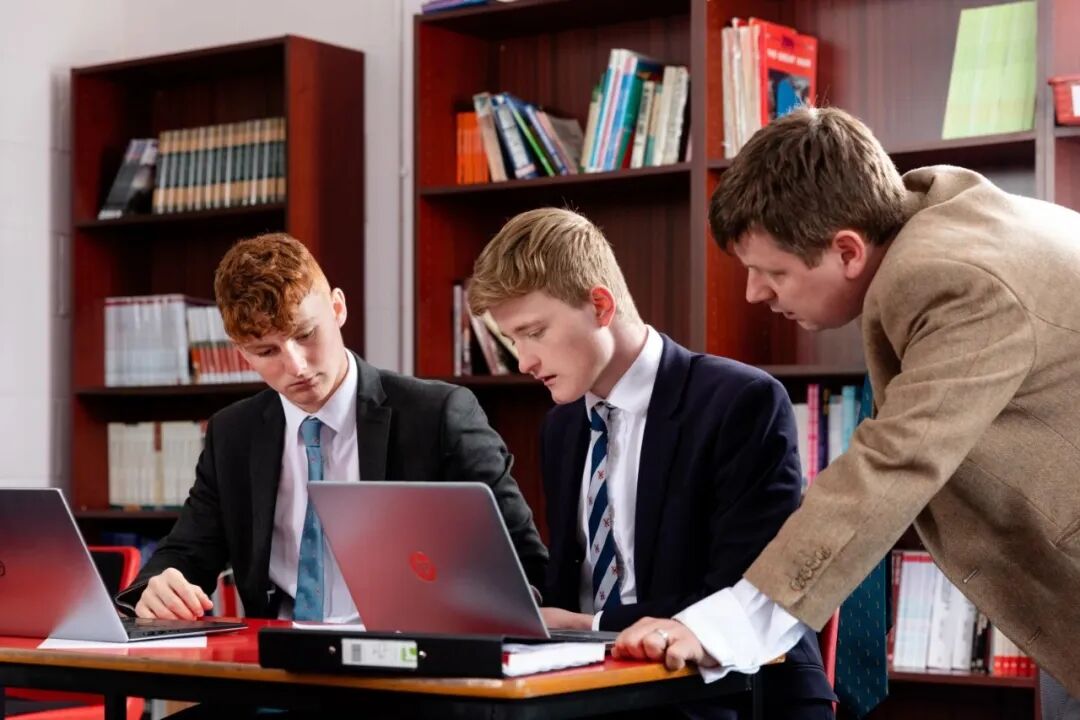 莫奇斯顿城堡学校 Merchiston Castle School