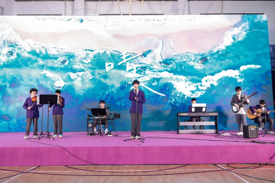 美高学子凭什么敢在中考赛道“插队”？——九年级转轨体制内，“半路出家”却交出了高分答卷