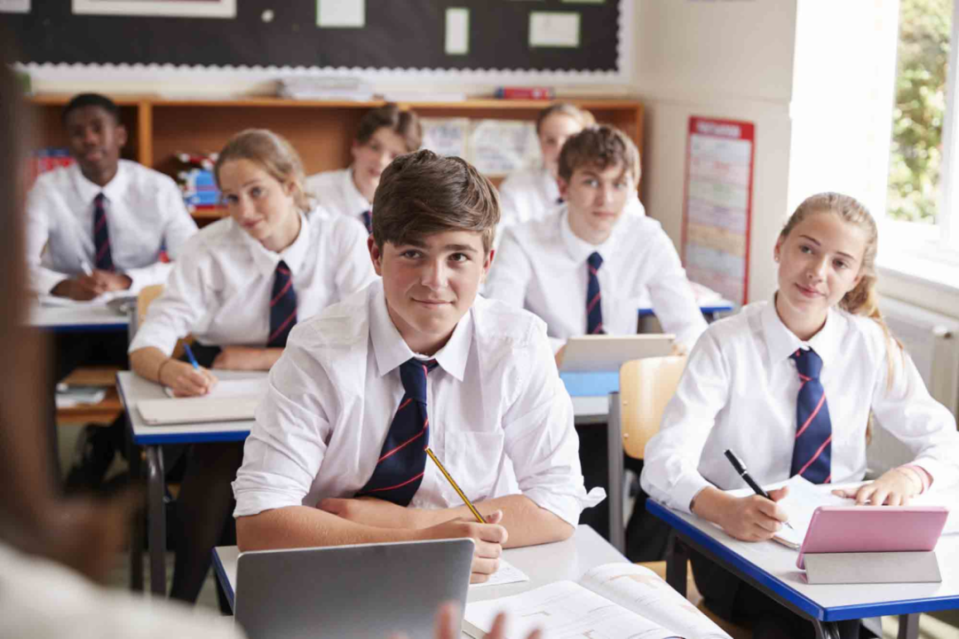 2026英国寄宿私校费用观察 年费约3.7万到5.7万 8所学校如何按年龄与课程来选