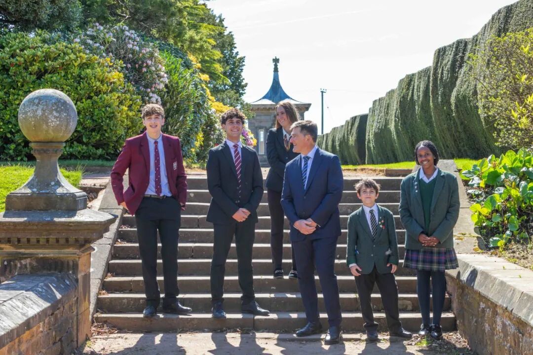 Stonyhurst College 斯托尼赫斯特学院